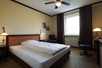 هتل دناوول لینز