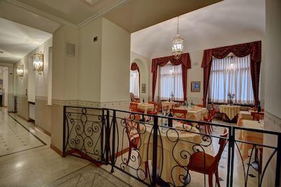 بست وسترن هتل جنیو