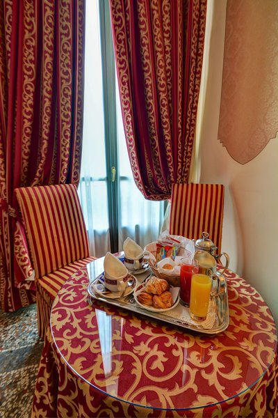 بست وسترن هتل جنیو