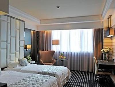 دز هتل هتسپرینگ فوزهو