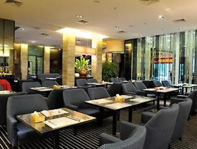 دز هتل هتسپرینگ فوزهو