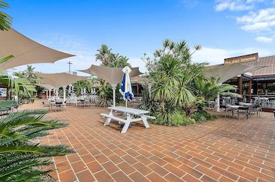 تورادجی بیچ هتل