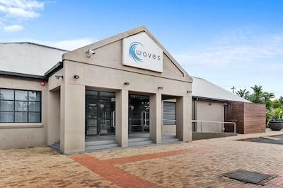 تورادجی بیچ هتل