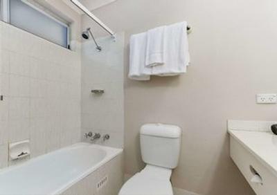 تورادجی بیچ هتل