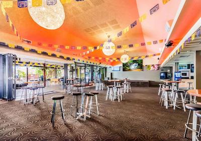 تورادجی بیچ هتل