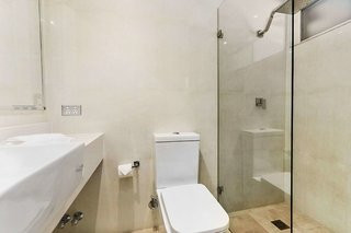 تورادجی بیچ هتل