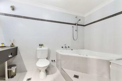 تورادجی بیچ هتل