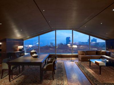 پارک حیات استانبول-ماکا پالاس