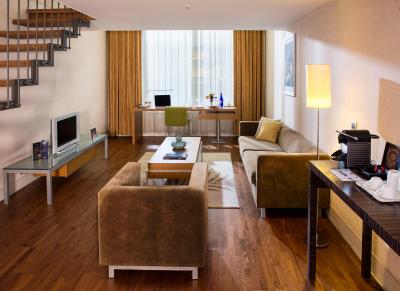 بی اچ کنفرانس اند ایرپورت هتل