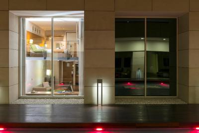 بی اچ کنفرانس اند ایرپورت هتل