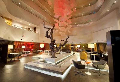 بی اچ کنفرانس اند ایرپورت هتل