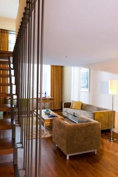 بی اچ کنفرانس اند ایرپورت هتل