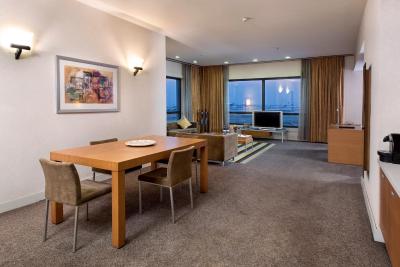 بی اچ کنفرانس اند ایرپورت هتل