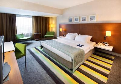 بی اچ کنفرانس اند ایرپورت هتل