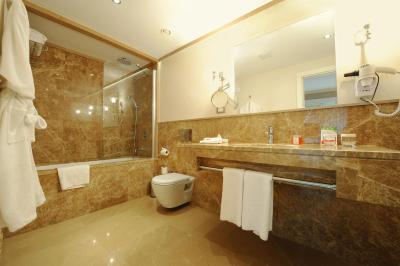 رامادا استانبول آسیا لاکچری هتل