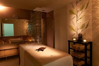 رامادا استانبول آسیا لاکچری هتل