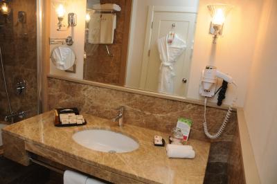 رامادا استانبول آسیا لاکچری هتل