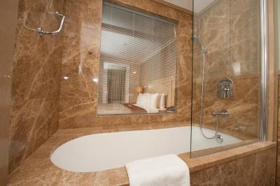 رامادا استانبول آسیا لاکچری هتل