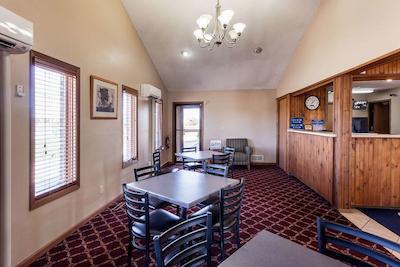 ردو این هاستینگز