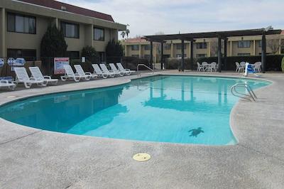 ردو این اند سویتز