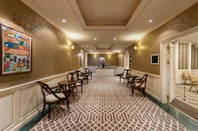 الیت ورلد پرستیژ هتل