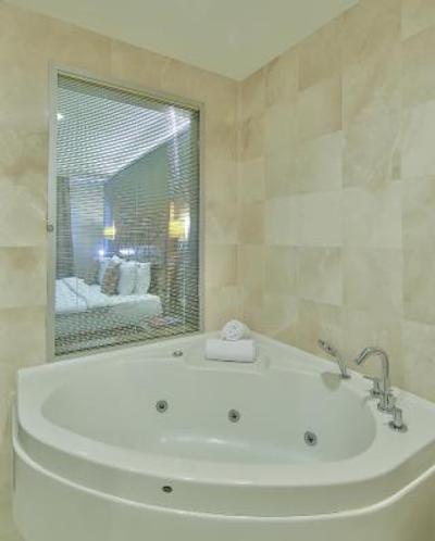 رامادا استانبول تکسیم