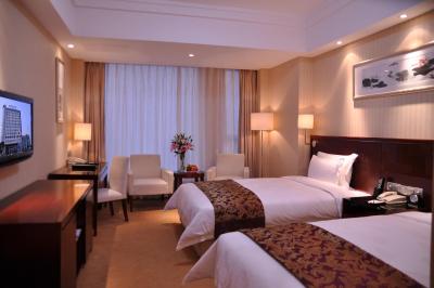 دیلایتل هتل وست