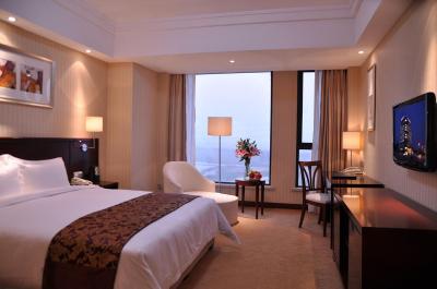 دیلایتل هتل وست