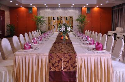 دیلایتل هتل وست