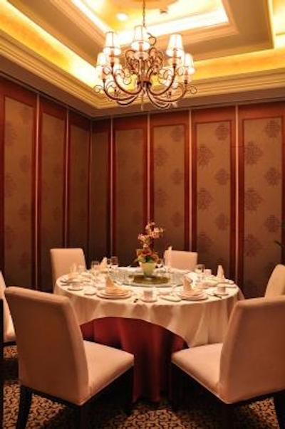 دیلایتل هتل وست