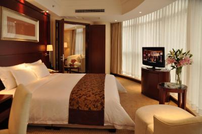 دیلایتل هتل وست