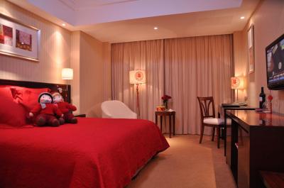 دیلایتل هتل وست