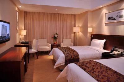 دیلایتل هتل وست