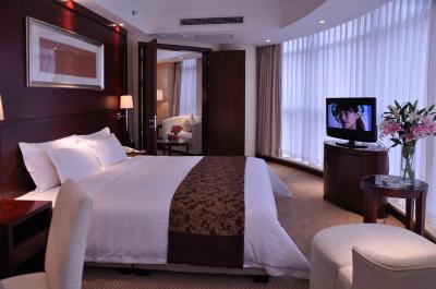 دیلایتل هتل وست