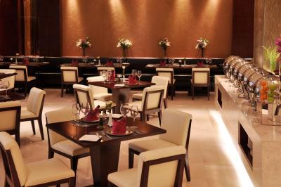 دیلایتل هتل وست