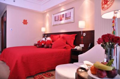 دیلایتل هتل وست