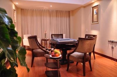 دیلایتل هتل وست