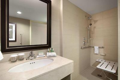 هموود سویتز بای هیلتون ونیورسیتی سیتی