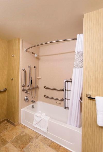 هامپتون این مارکت/واترفرنت