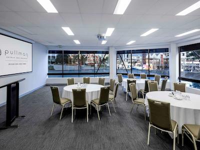 پولمان بریسبان کینگ گئورج اسکوار