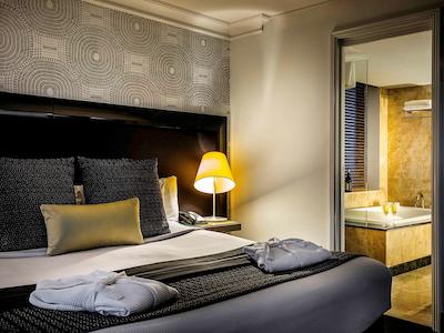 پولمان بریسبان کینگ گئورج اسکوار