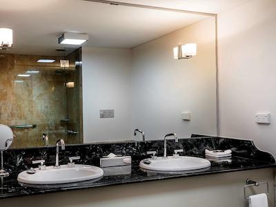 پولمان بریسبان کینگ گئورج اسکوار