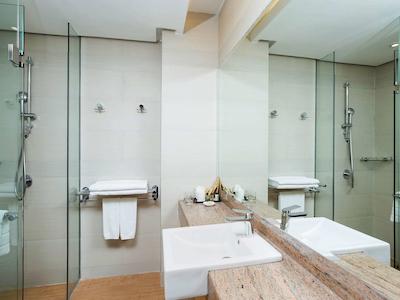 مرکور یانگون کابا اِی