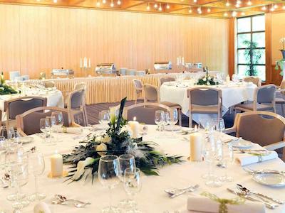 مرکور هتل اُفنبورگ ام مسپلاتز