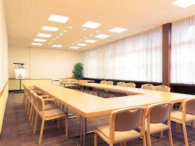 مرکور هتل اُفنبورگ ام مسپلاتز