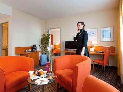 مرکور هتل اُفنبورگ ام مسپلاتز