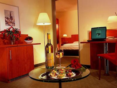 مرکور هتل اُفنبورگ ام مسپلاتز