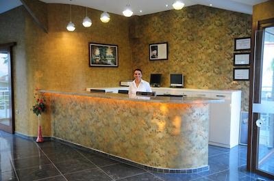 هان دلوکس هتل اند سویتز