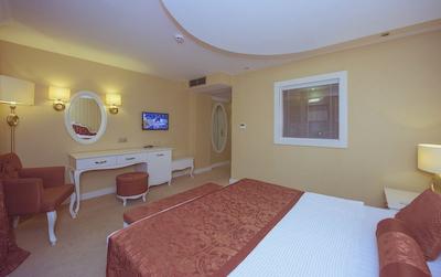 هان دلوکس هتل اند سویتز