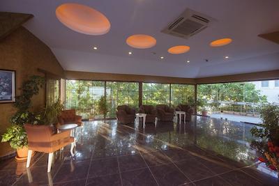 هان دلوکس هتل اند سویتز